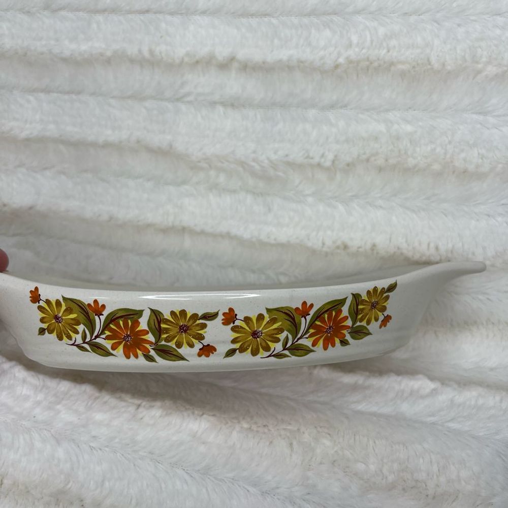 Capri serve and store stoneware dish great vintage condition